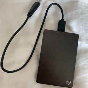Seagate backup plus 1TB portable hard drive